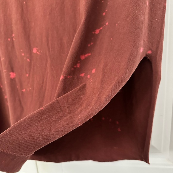 Pebby Forevee Basics Large Bleached Out Side Slit Tee in Color Brick red - Picture 3 of 5